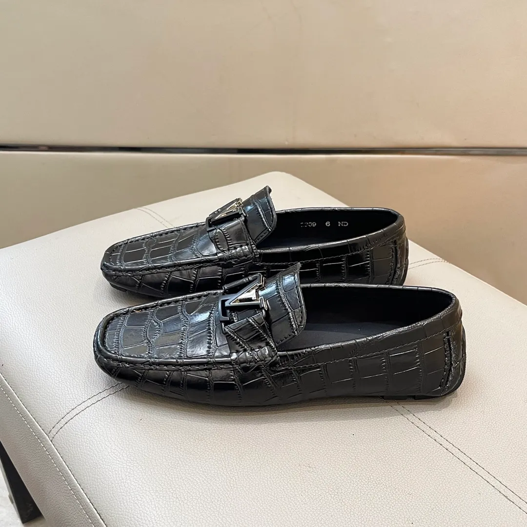Factory price: 460💰LV men's beanie shoes 2025 official website synchronization <market top version> cowhide pressed grid ➕ black cow lining original packaging. Size 38-45